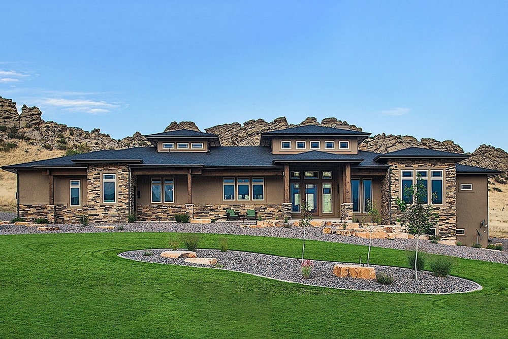 2–4-Bedroom, 2862 Sq Ft Ranch House - Plan #161-1104 - Front Exterior