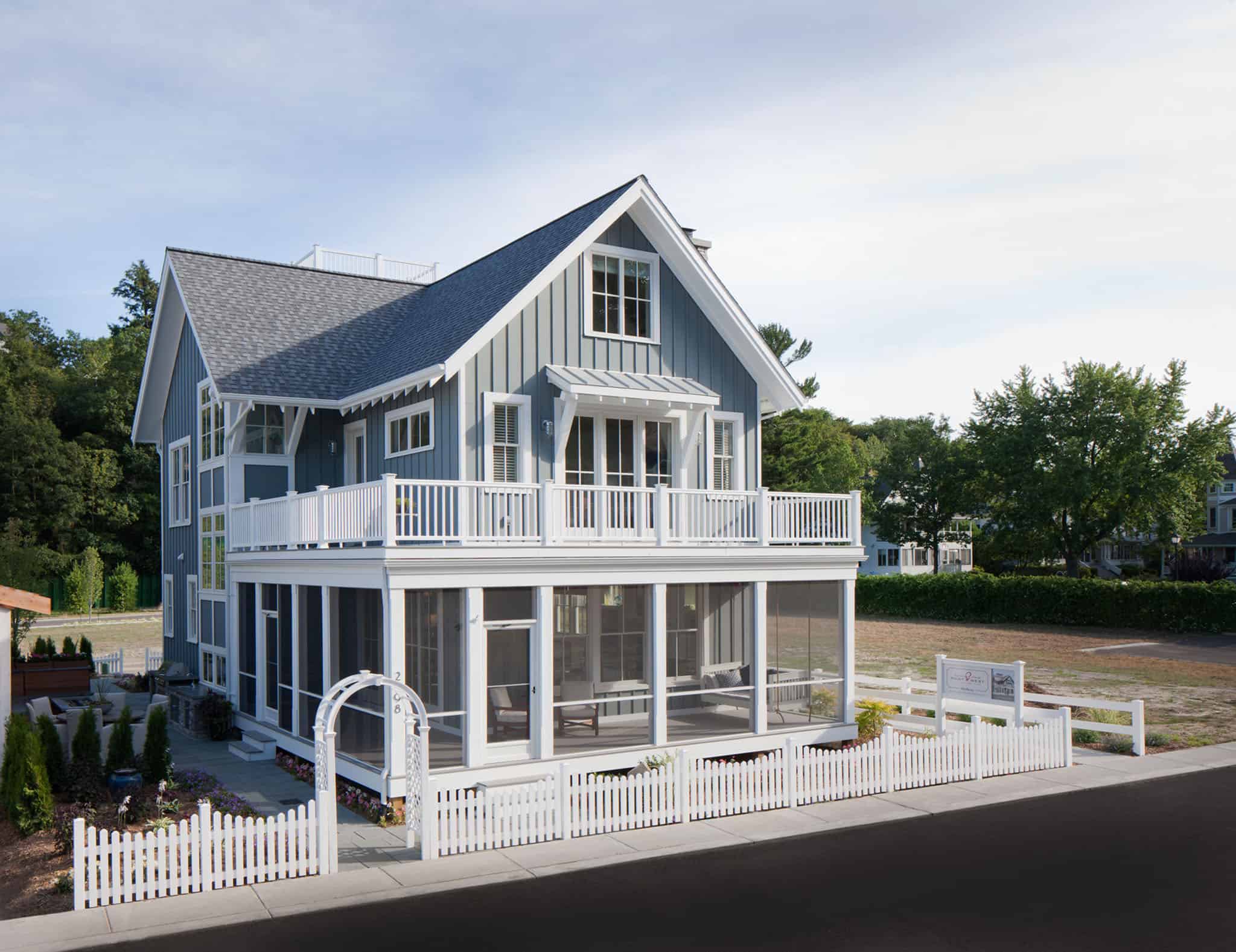 4-Bedroom, 3479 Sq Ft Beach Home Plan - 168-1143 - Main Exterior