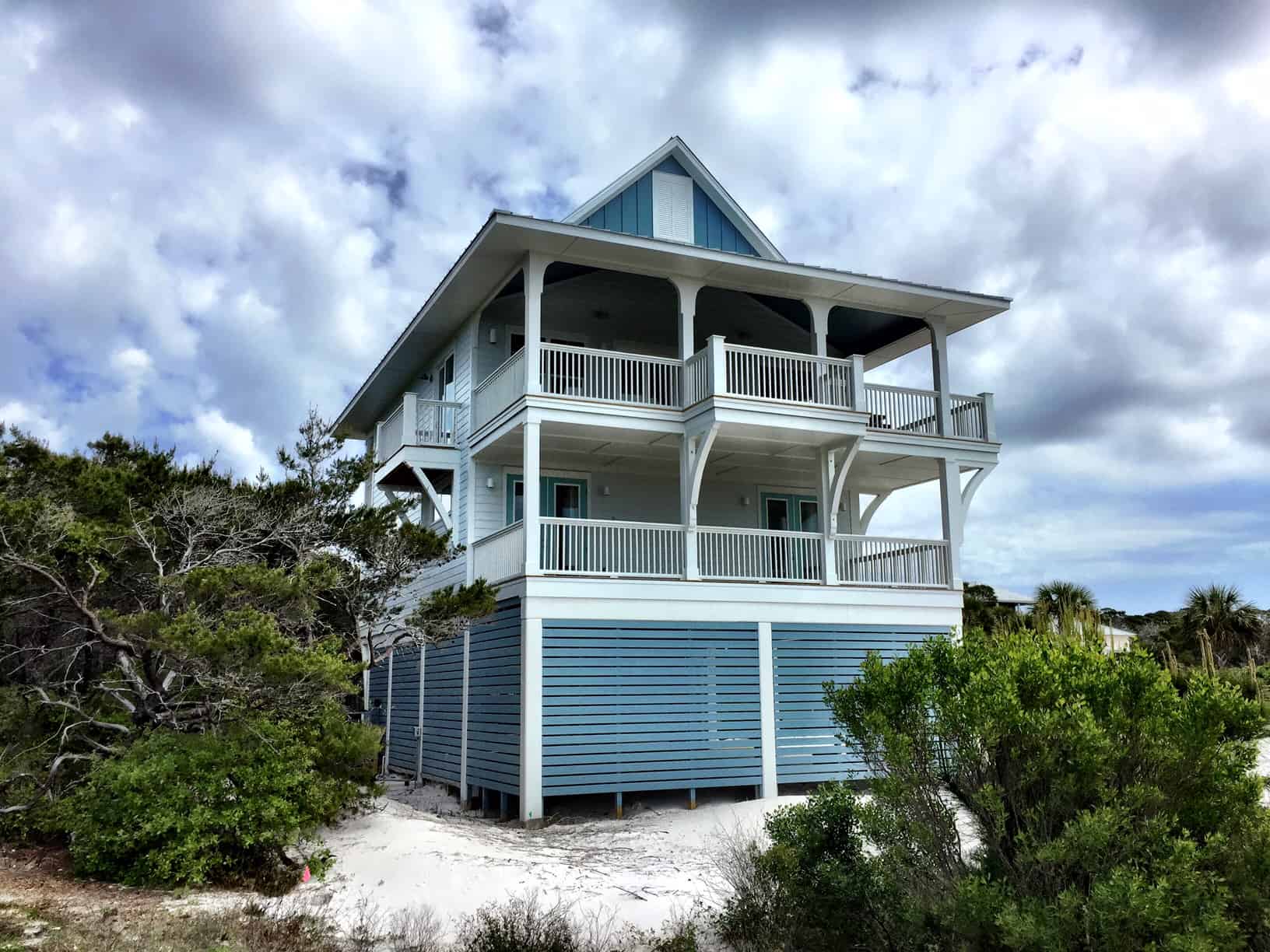 4-Bedroom, 2593 Sq Ft Beach House Plan - 168-1165 - Front Exterior
