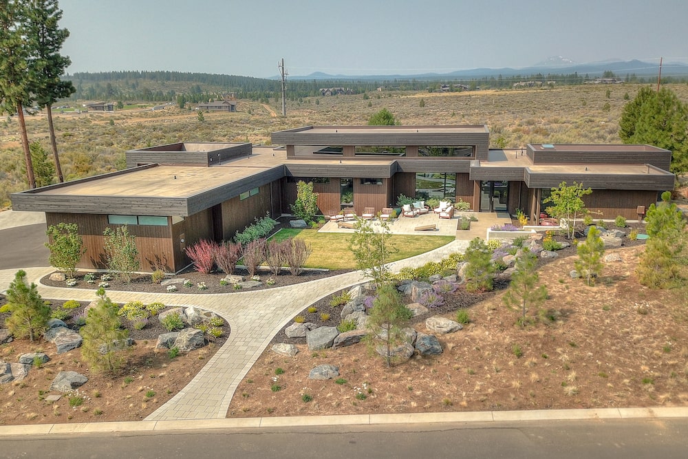3-Bedroom, 3665 Sq Ft Modern House - Plan #202-1027 - Front Exterior