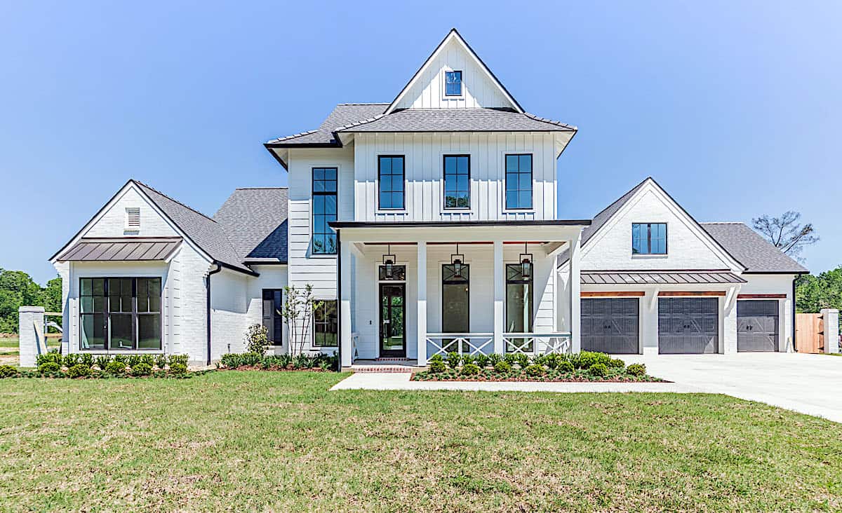 4–5-Bedroom, 4443 Sq Ft Colonial Home - Plan #204-1020 - Main Exterior