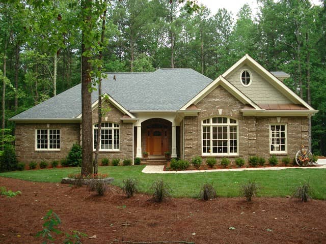 Front elevation of Country home (ThePlanCollection: House Plan #109-1103)