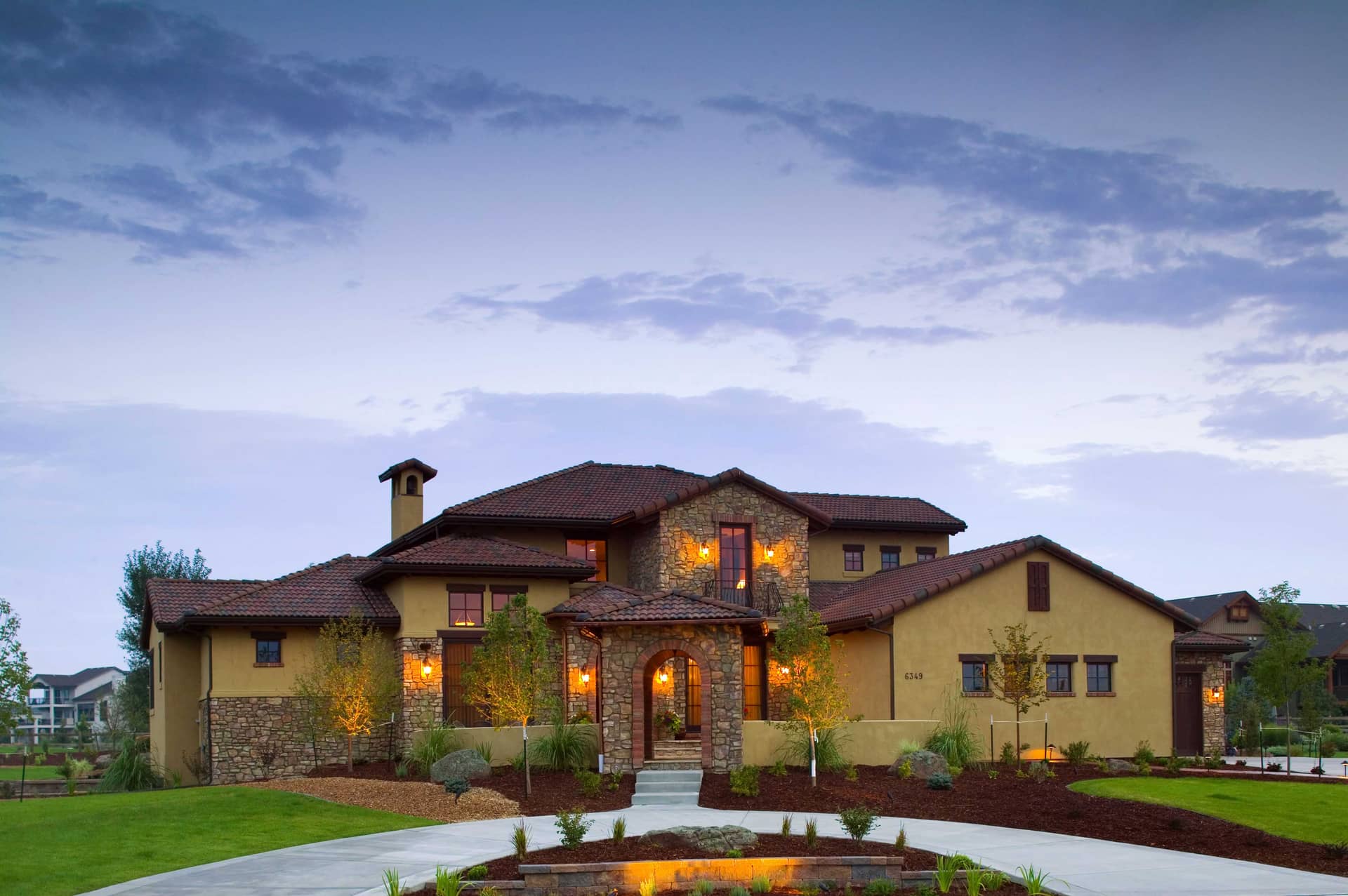 Luxury Plans RF-1180 color photo.