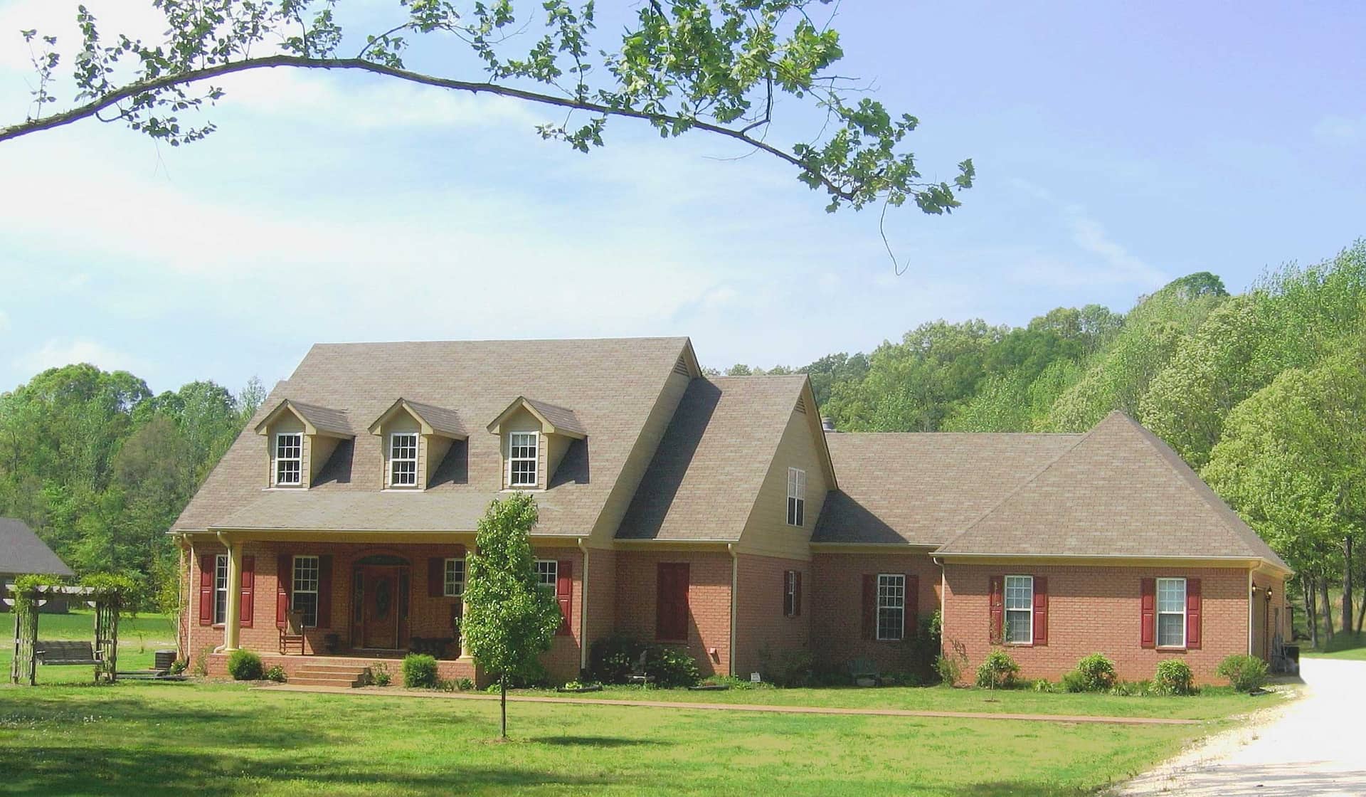 Front view of Luxury home (ThePlanCollection: House Plan #170-1072)