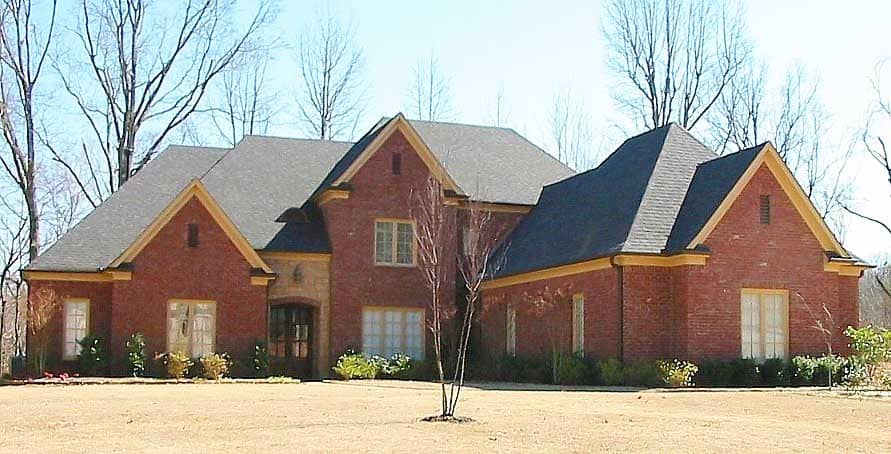 Front view of Country home (ThePlanCollection: House Plan #170-1084)