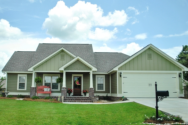 3-Bedroom, 1675 Sq Ft Country Home Plan - 142-1067 - Main Exterior