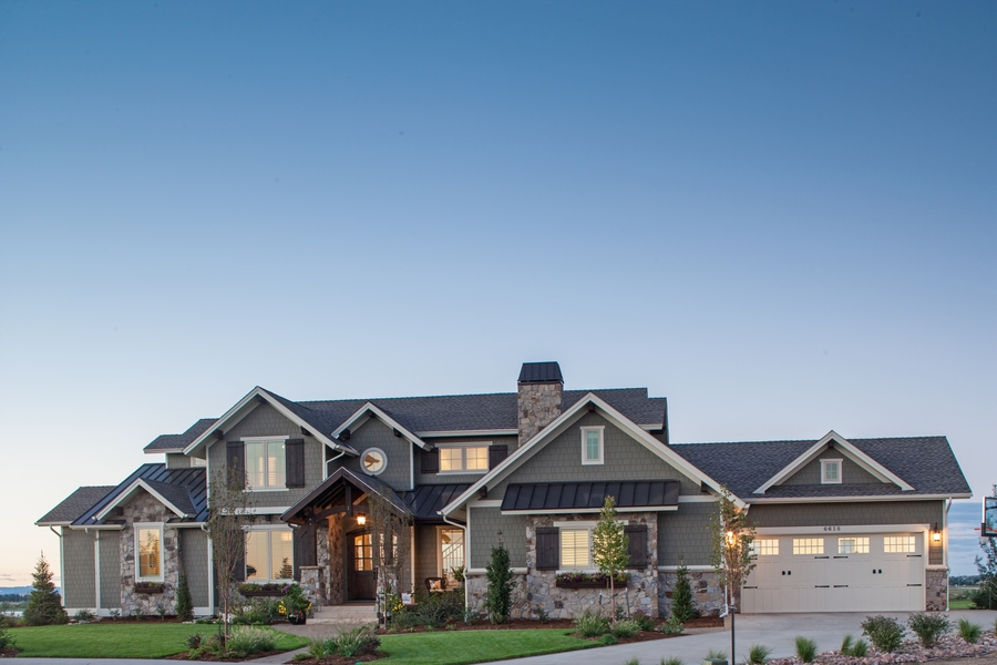 4-5 Bedroom, 3897 Sq Ft Luxury Home Plan - 161-1067 - Main Exterior
