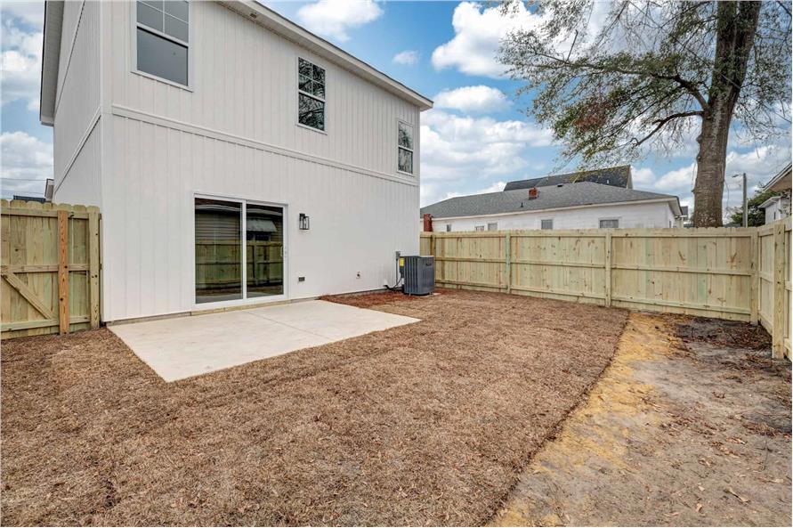 Rear View of this 3-Bedroom,1518 Sq Ft Plan -120-2649