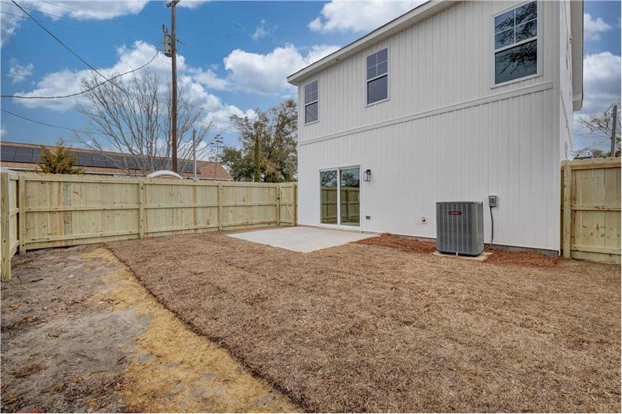 Rear View of this 3-Bedroom,1518 Sq Ft Plan -120-2649