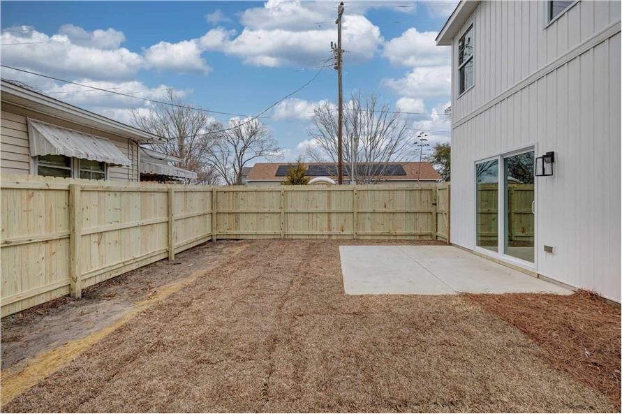 Rear View of this 3-Bedroom,1518 Sq Ft Plan -120-2649