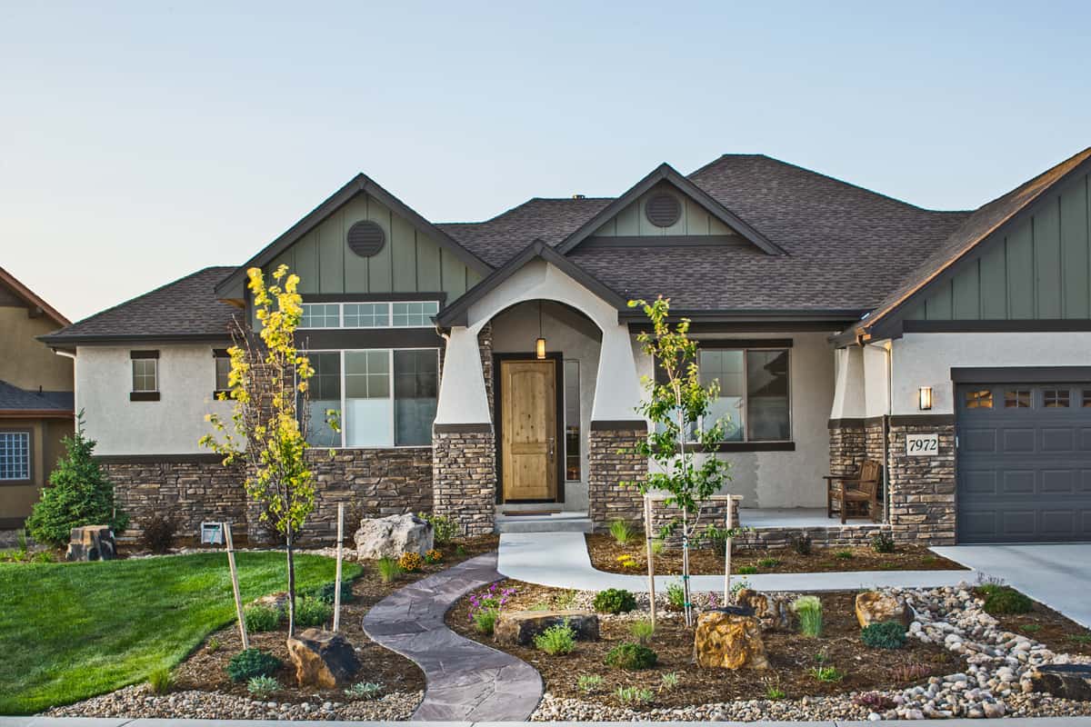 Rustic Ranch Floor Plan - 3 Bedrms, 2.5 Baths - 2350 Sq Ft - Plan #161-1113