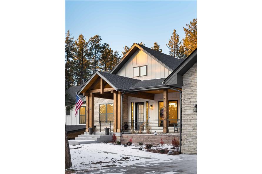 Traditional Home Plan - 2-3 Bedrms, 2-3 Baths - 2776-4392 Sq Ft - #161-1226